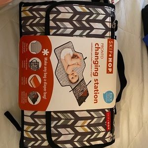 BRAND NEW skiphop changing station